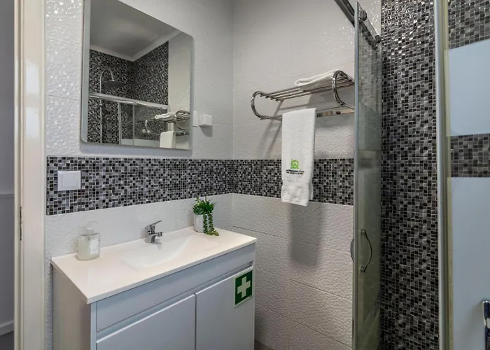 Casa Da Avozinha - Azorean Butler *