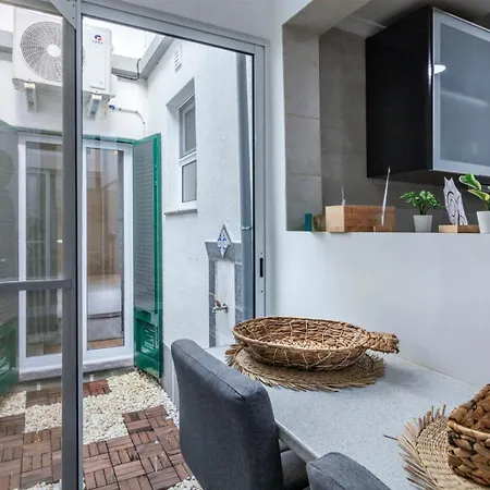 Casa Da Avozinha - Azorean Butler