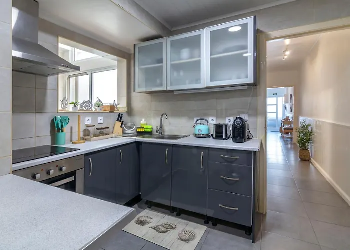 Casa Da Avozinha - Azorean Butler *